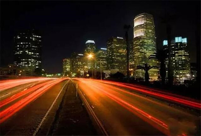 即墨租车夜间跑高速注意事项 避免一个人出行