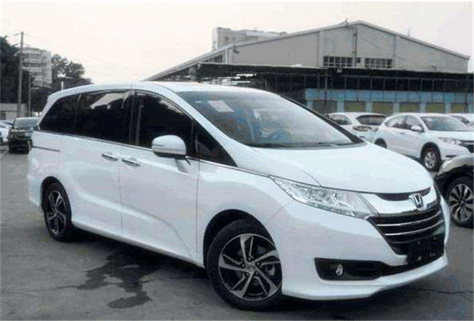 即墨带司机租车